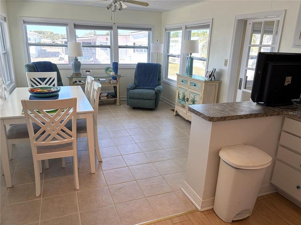 En Venta: $157,000 (2 camas, 1 baños, 924 Pies cuadrados)