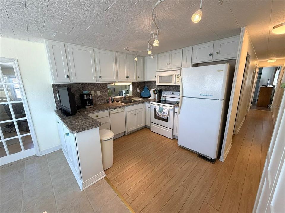 En Venta: $157,000 (2 camas, 1 baños, 924 Pies cuadrados)
