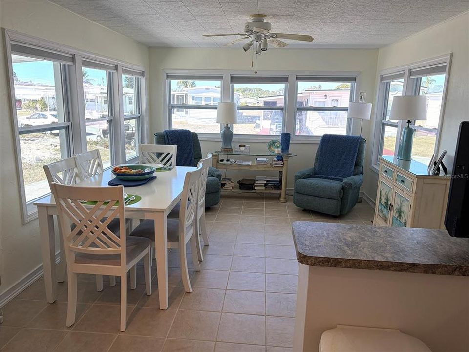 En Venta: $157,000 (2 camas, 1 baños, 924 Pies cuadrados)
