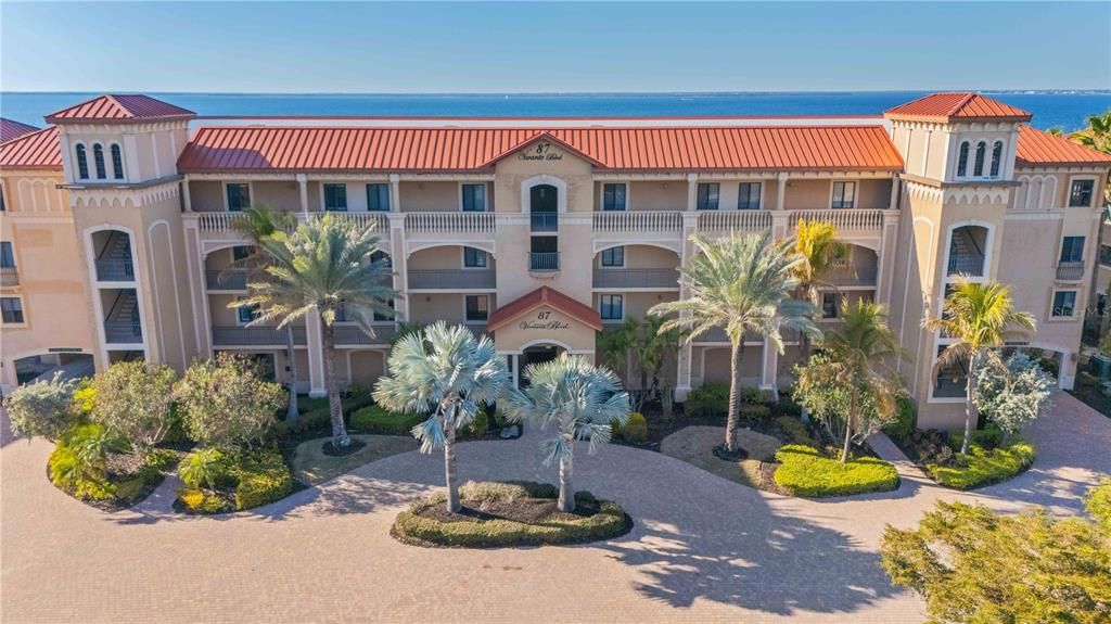 Recently Sold: $400,000 (3 beds, 3 baths, 2338 Square Feet)
