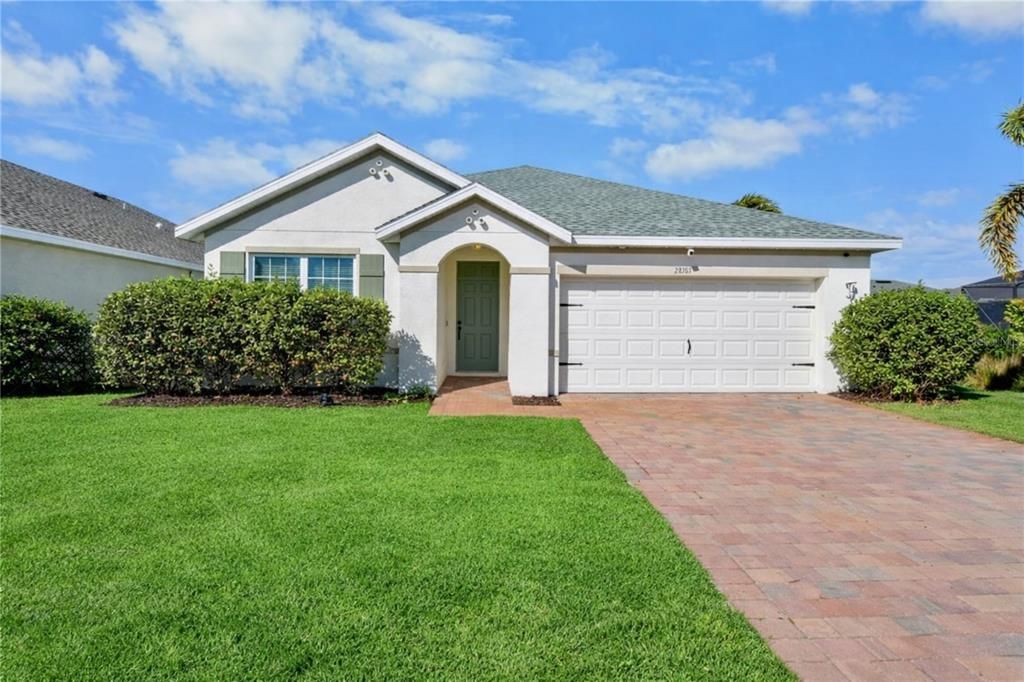 Active With Contract: $369,000 (3 beds, 2 baths, 1690 Square Feet)