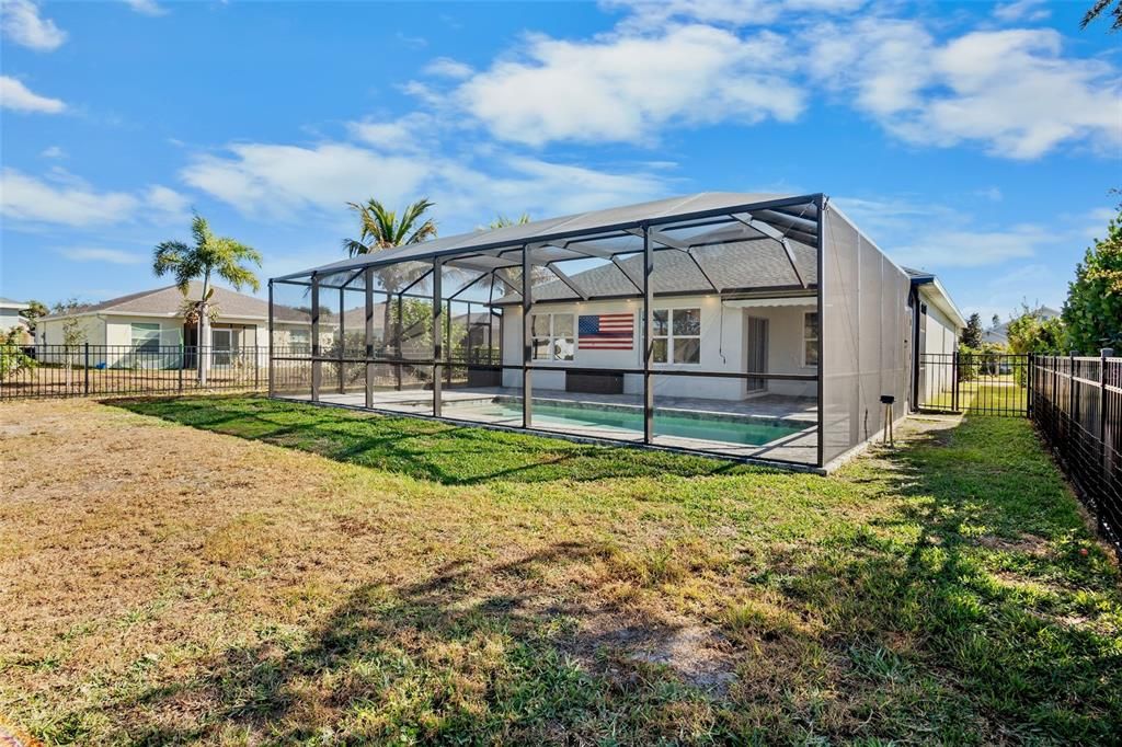 Active With Contract: $369,000 (3 beds, 2 baths, 1690 Square Feet)