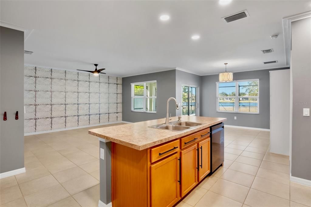 Active With Contract: $369,000 (3 beds, 2 baths, 1690 Square Feet)