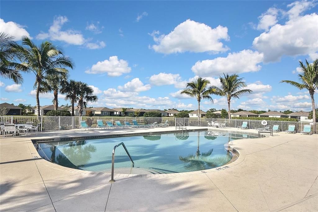 Active With Contract: $369,000 (3 beds, 2 baths, 1690 Square Feet)