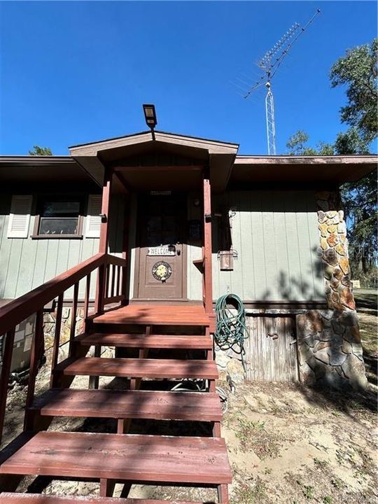 Под контрактом: $225,000 (3 спален, 2 ванн, 1456 Квадратных фут)