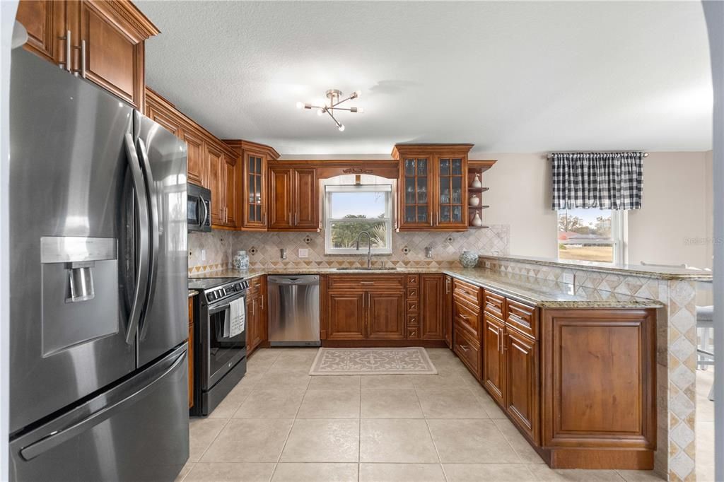На продажу: $499,899 (4 спален, 2 ванн, 2126 Квадратных фут)