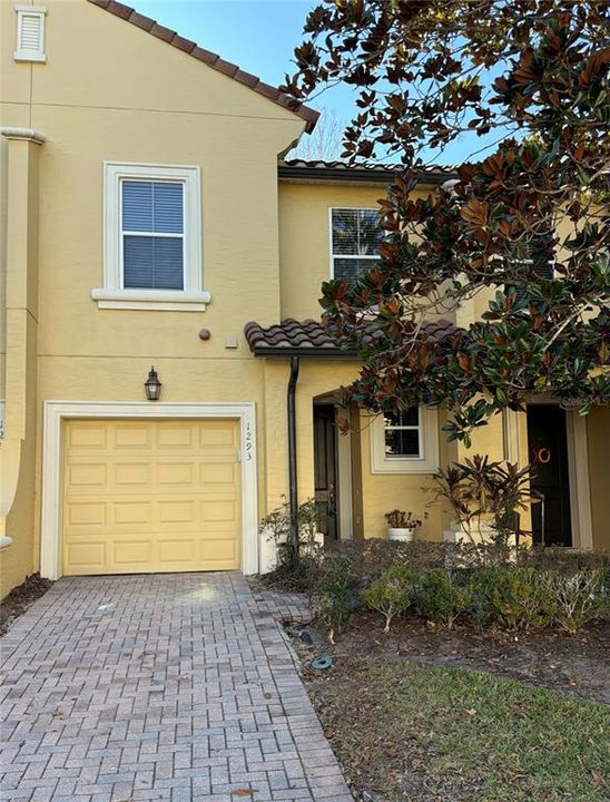 Recently Sold: $355,000 (3 beds, 2 baths, 1674 Square Feet)