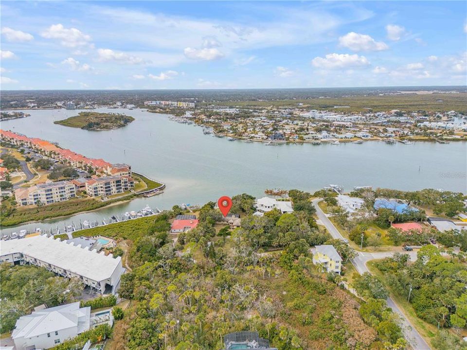 На продажу: $6,500,000 (0.65 acres)