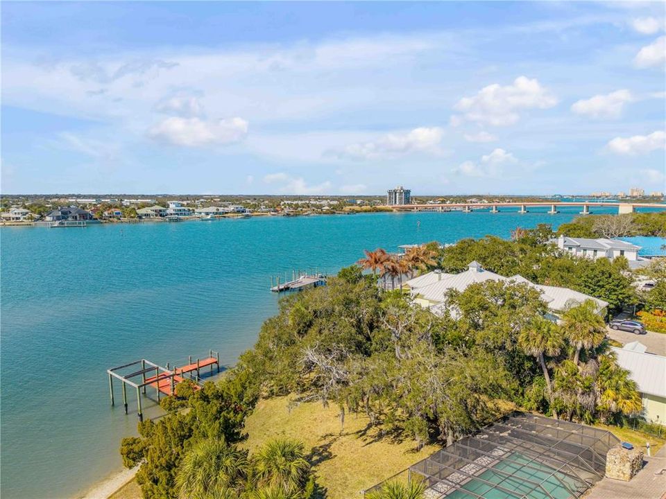 На продажу: $6,500,000 (0.65 acres)