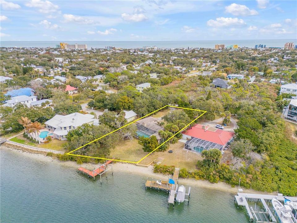 На продажу: $6,500,000 (0.65 acres)