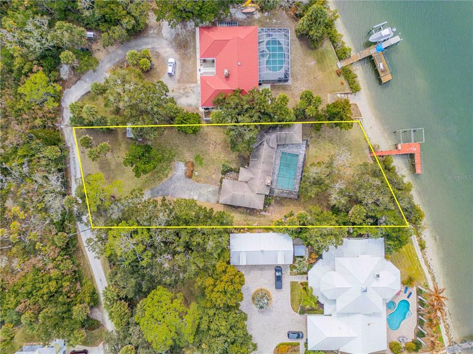 На продажу: $6,500,000 (0.65 acres)