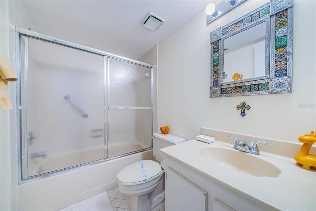В аренду: $5,790 (2 спален, 2 ванн, 945 Квадратных фут)