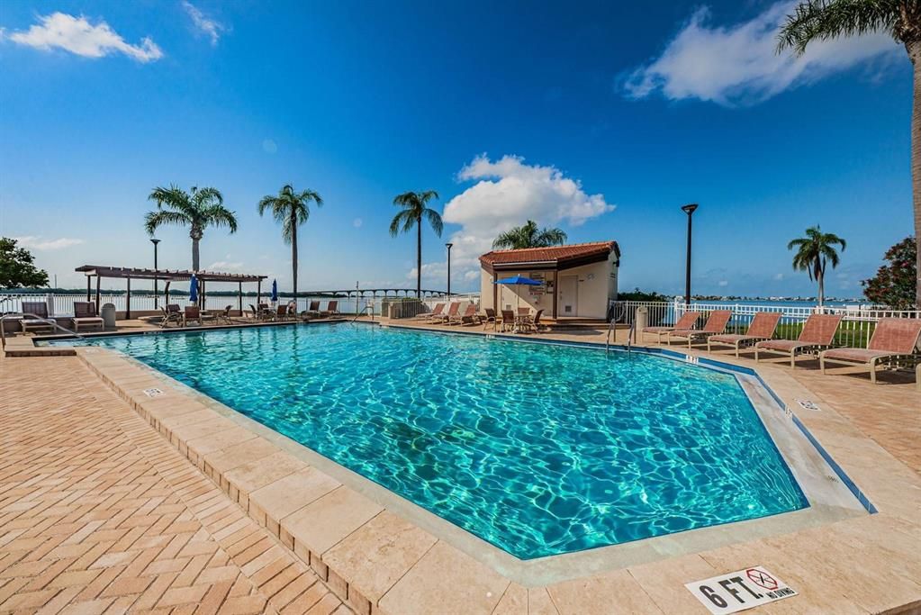 В аренду: $5,790 (2 спален, 2 ванн, 945 Квадратных фут)