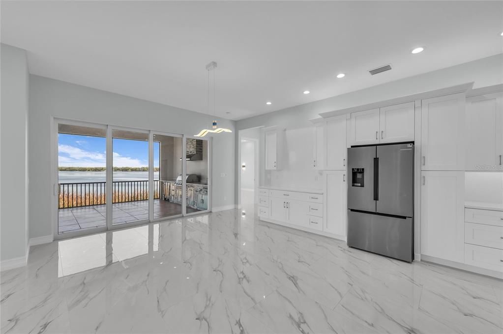 En Venta: $1,350,000 (4 camas, 3 baños, 2643 Pies cuadrados)