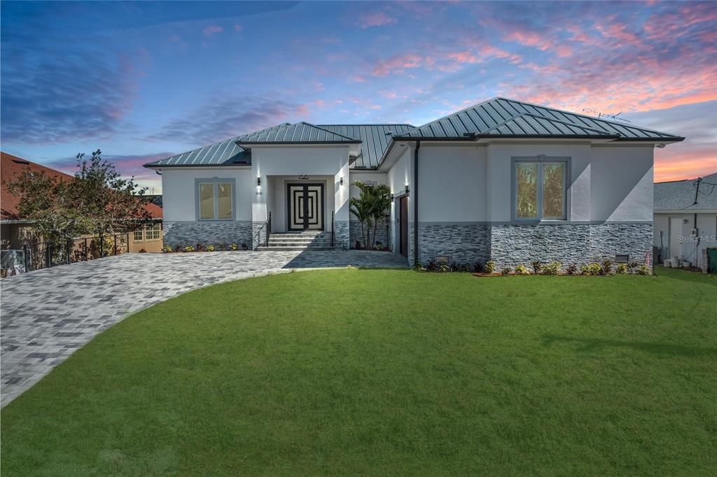 For Sale: $1,350,000 (4 beds, 3 baths, 2643 Square Feet)