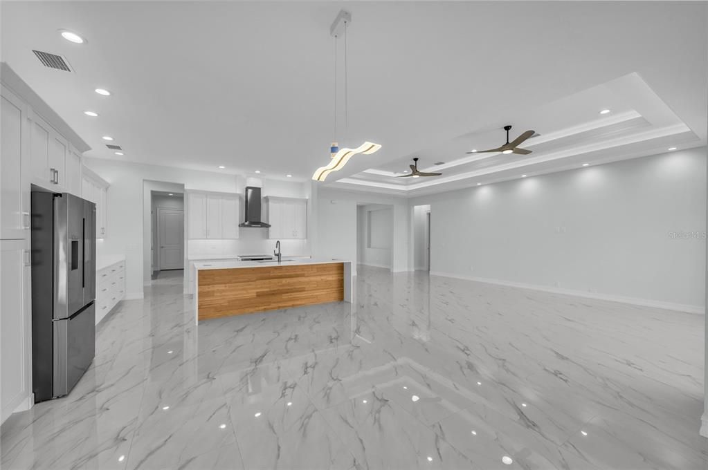 En Venta: $1,350,000 (4 camas, 3 baños, 2643 Pies cuadrados)