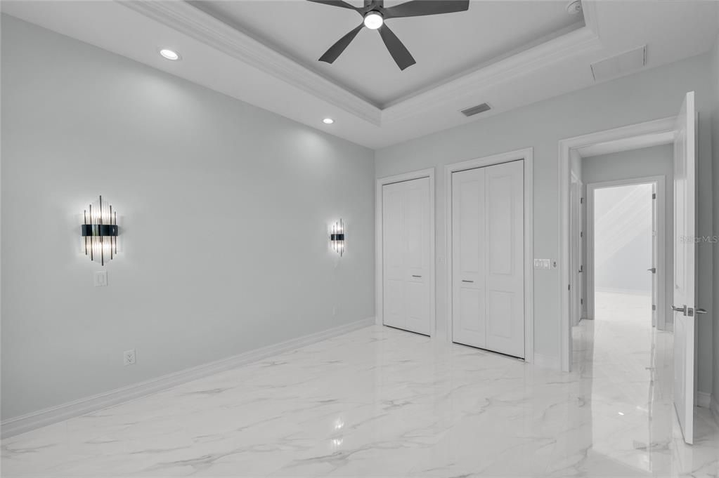 En Venta: $1,350,000 (4 camas, 3 baños, 2643 Pies cuadrados)