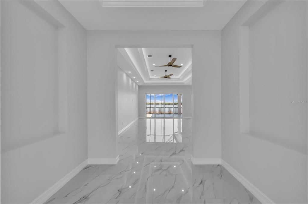 En Venta: $1,350,000 (4 camas, 3 baños, 2643 Pies cuadrados)