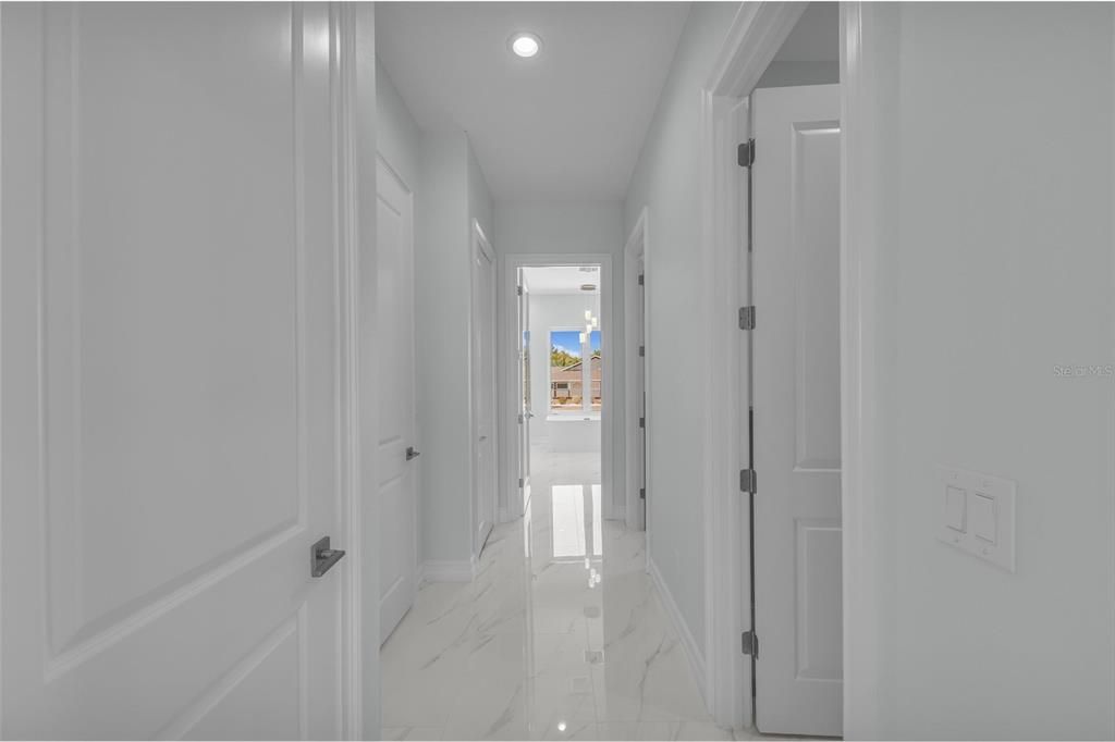 En Venta: $1,350,000 (4 camas, 3 baños, 2643 Pies cuadrados)