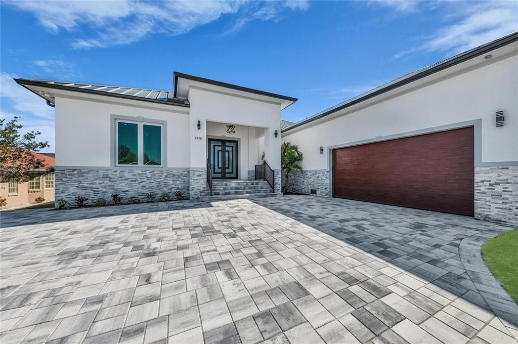 En Venta: $1,350,000 (4 camas, 3 baños, 2643 Pies cuadrados)