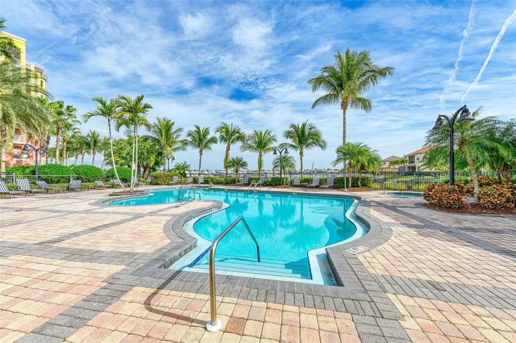 For Rent: $2,750 (2 beds, 2 baths, 1696 Square Feet)