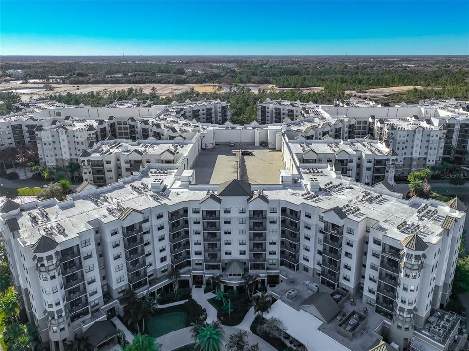 Под контрактом: $310,000 (2 спален, 2 ванн, 1265 Квадратных фут)