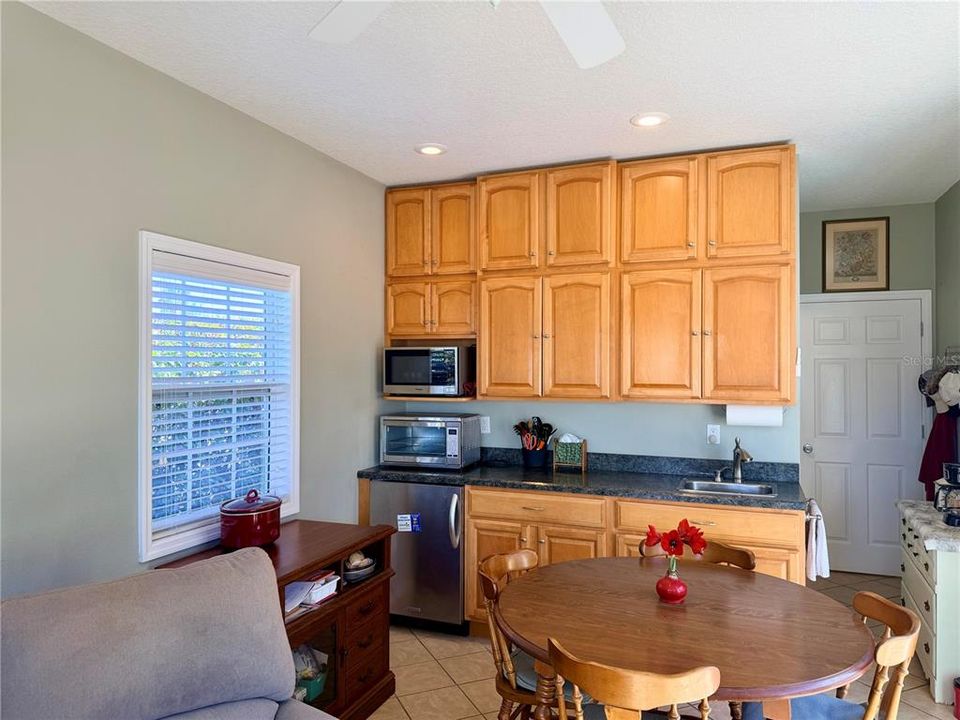 На продажу: $184,900 (0.12 acres)