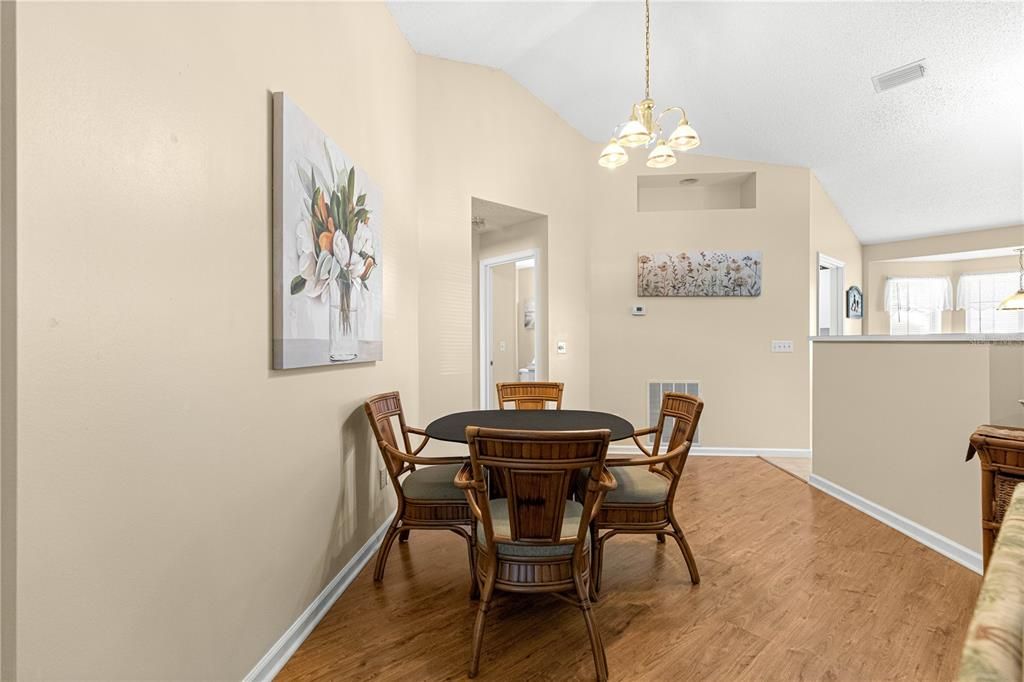 Activo con contrato: $225,000 (2 camas, 2 baños, 1344 Pies cuadrados)