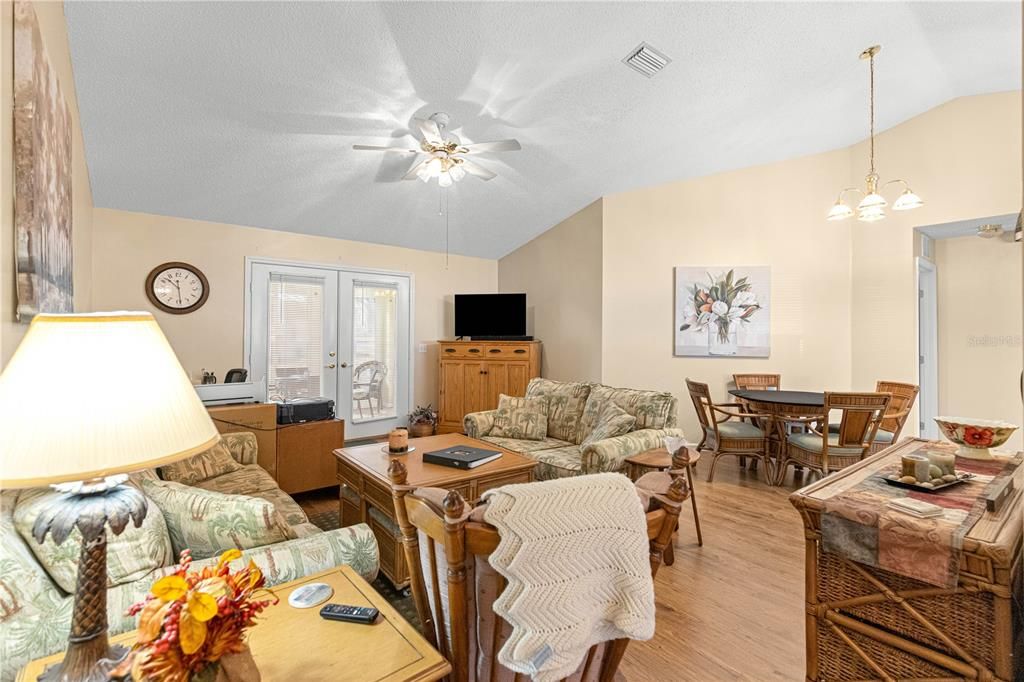 Activo con contrato: $225,000 (2 camas, 2 baños, 1344 Pies cuadrados)