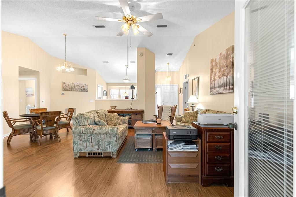 Activo con contrato: $225,000 (2 camas, 2 baños, 1344 Pies cuadrados)