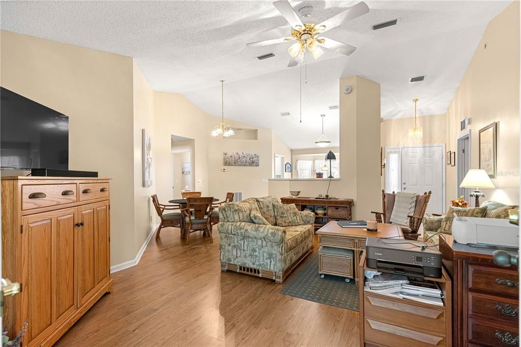 Activo con contrato: $225,000 (2 camas, 2 baños, 1344 Pies cuadrados)