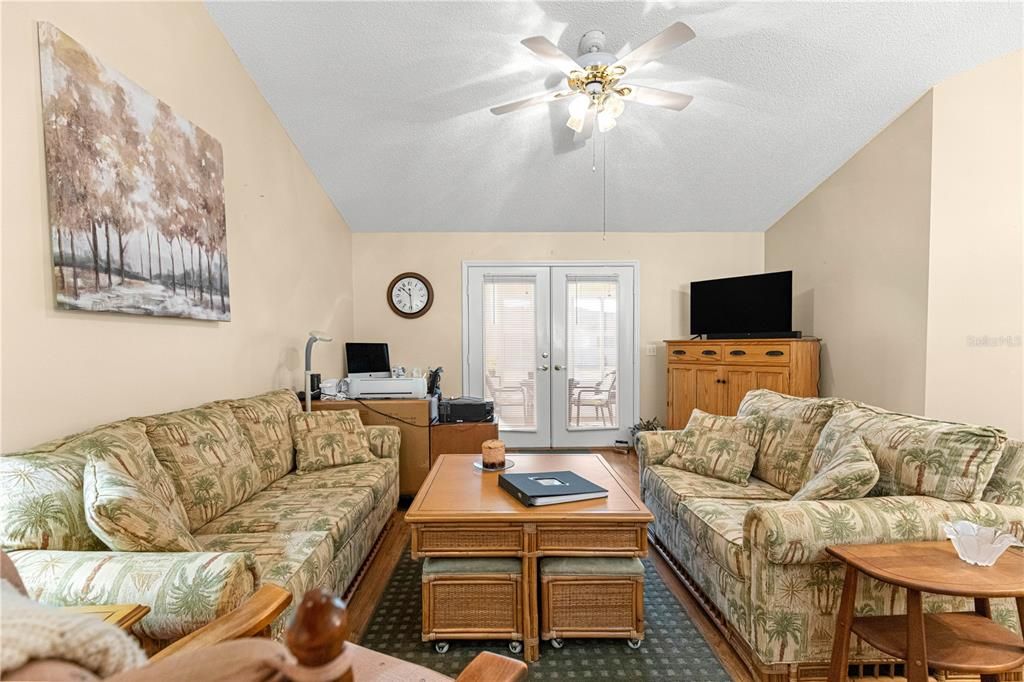 Activo con contrato: $225,000 (2 camas, 2 baños, 1344 Pies cuadrados)