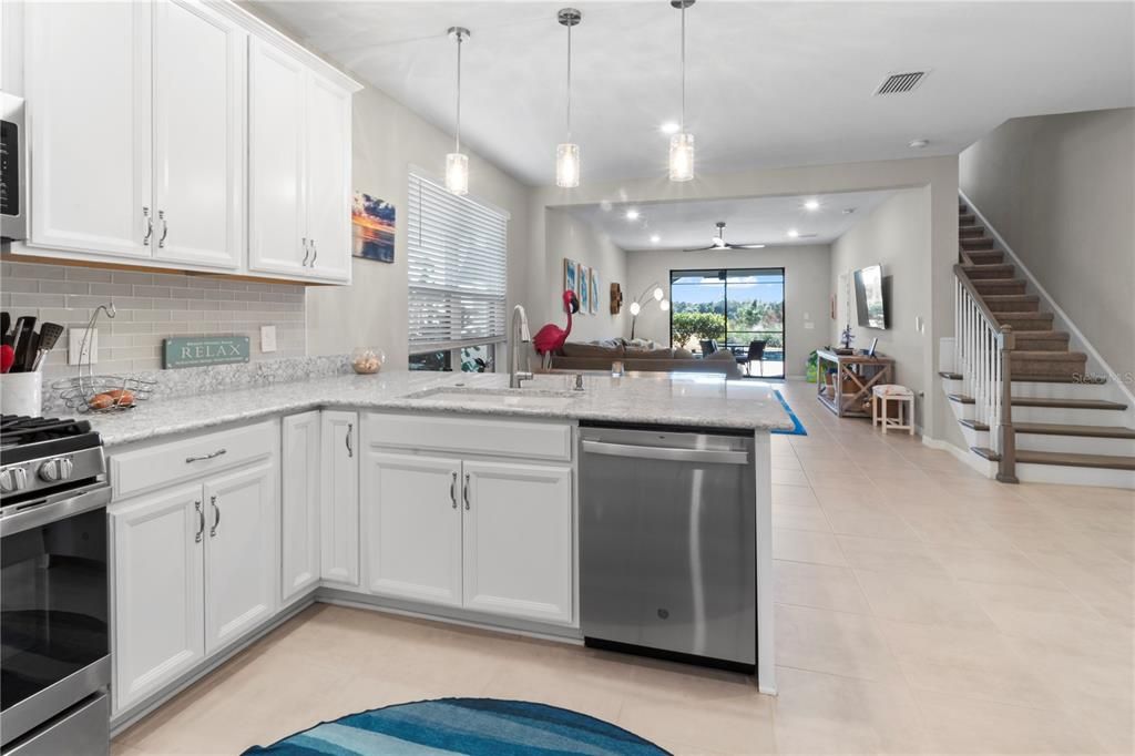 Active With Contract: $719,900 (4 beds, 3 baths, 2940 Square Feet)