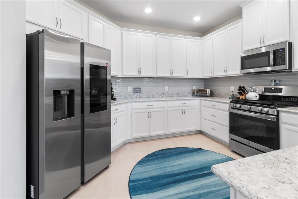 Active With Contract: $719,900 (4 beds, 3 baths, 2940 Square Feet)