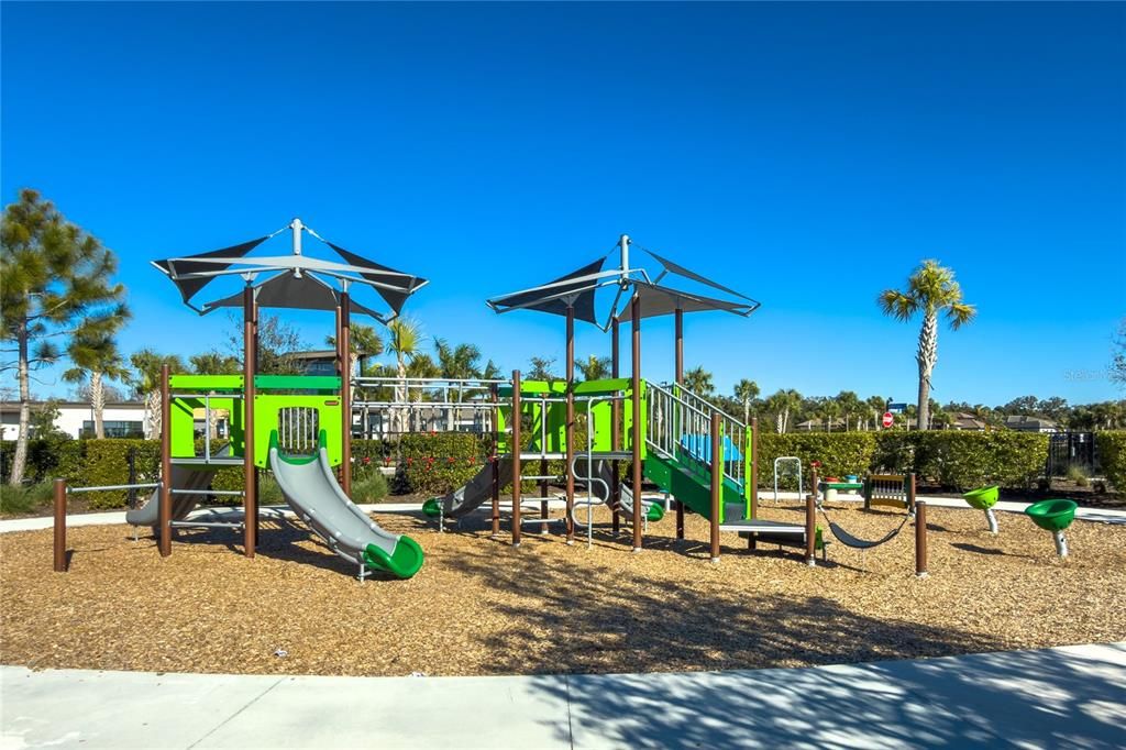 Active With Contract: $719,900 (4 beds, 3 baths, 2940 Square Feet)