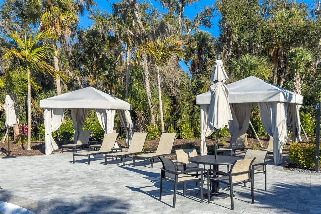 Active With Contract: $719,900 (4 beds, 3 baths, 2940 Square Feet)