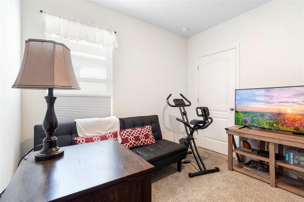 Activo con contrato: $310,000 (3 camas, 2 baños, 1516 Pies cuadrados)