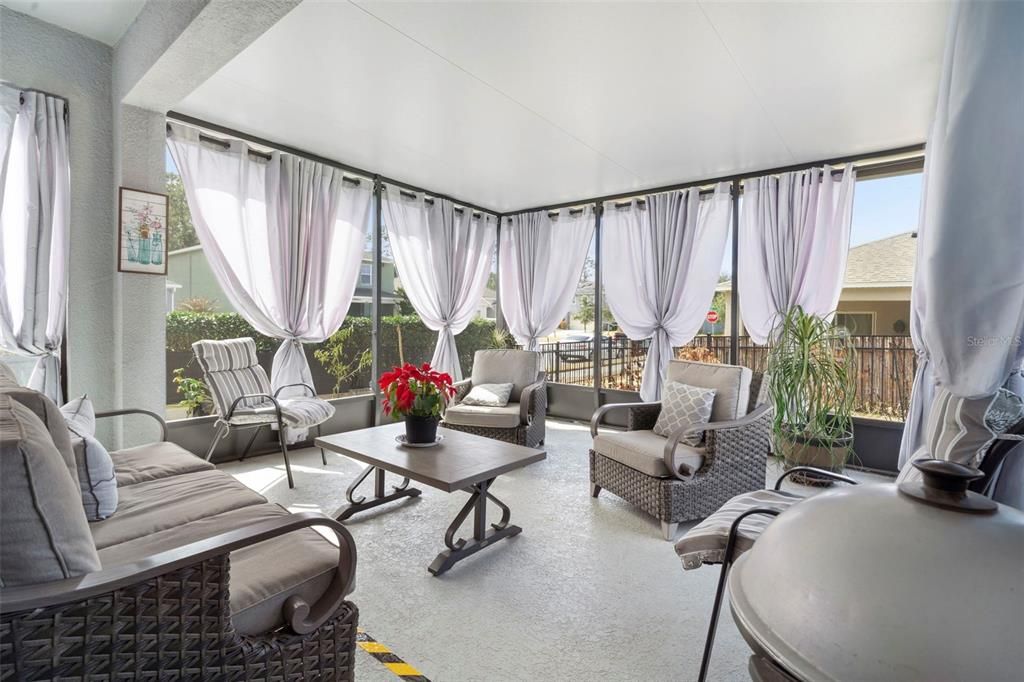 Activo con contrato: $310,000 (3 camas, 2 baños, 1516 Pies cuadrados)