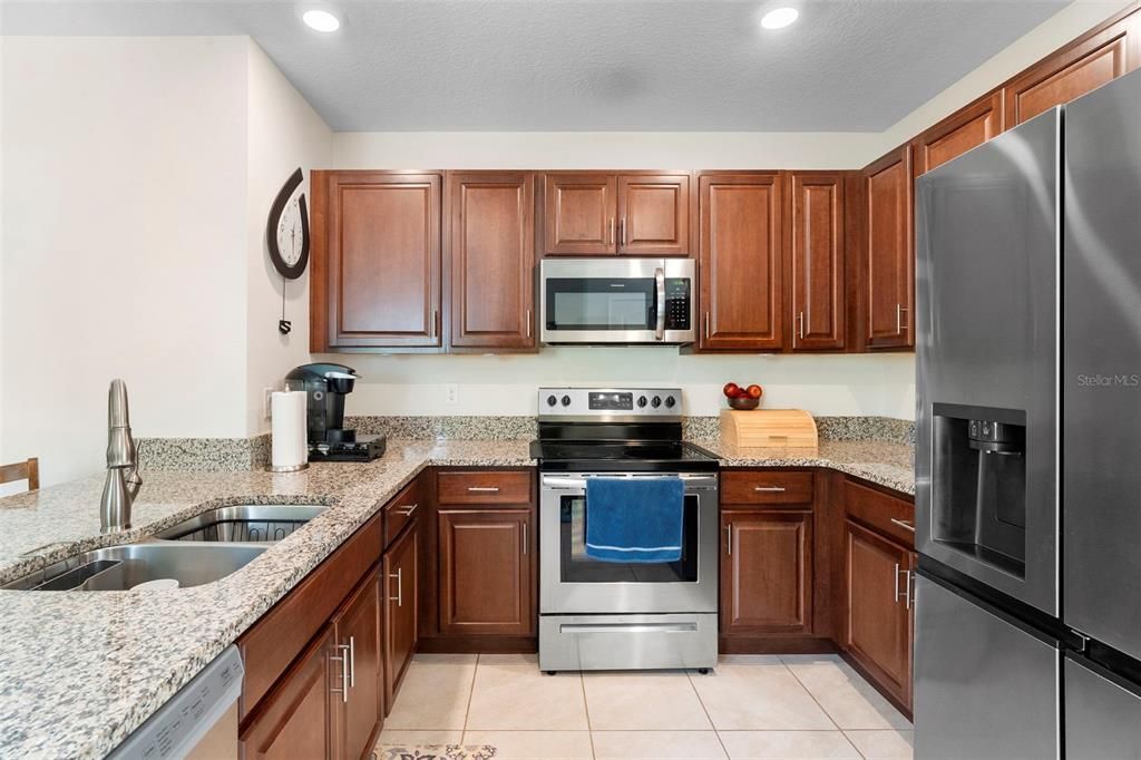 Activo con contrato: $310,000 (3 camas, 2 baños, 1516 Pies cuadrados)