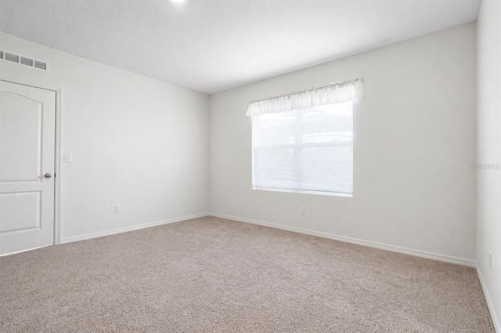 Activo con contrato: $310,000 (3 camas, 2 baños, 1516 Pies cuadrados)