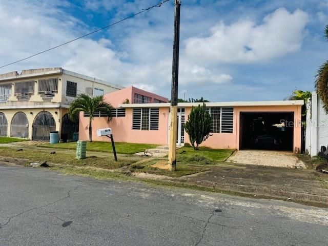 En Venta: $245,000 (3 camas, 2 baños, 1700 Pies cuadrados)