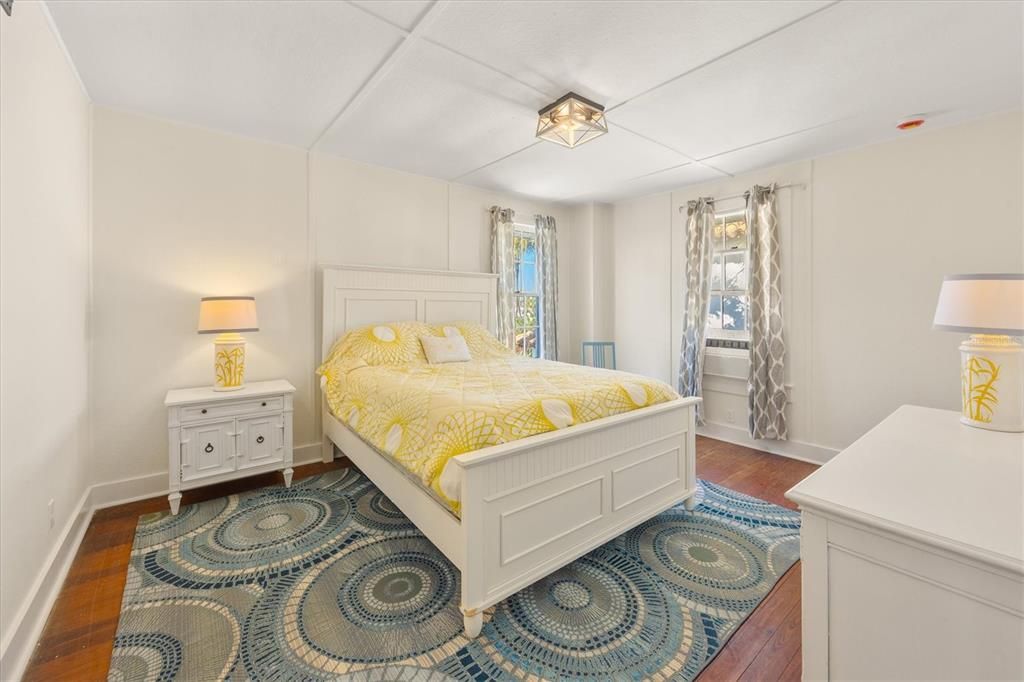 For Sale: $4,950,000 (7 beds, 4 baths, 3902 Square Feet)