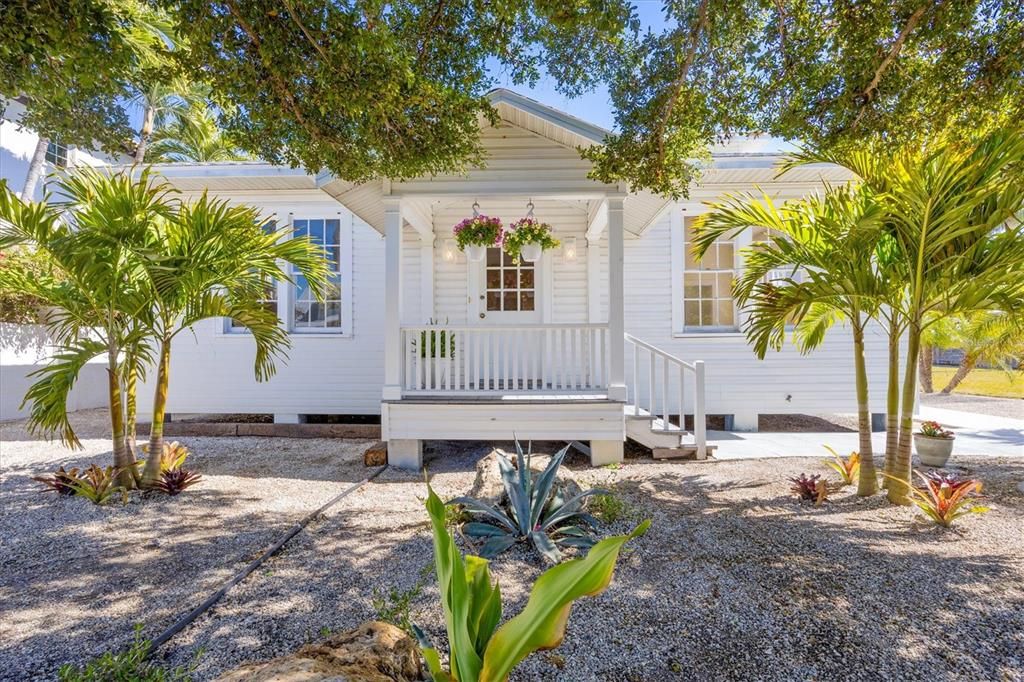 For Sale: $4,950,000 (7 beds, 4 baths, 3902 Square Feet)