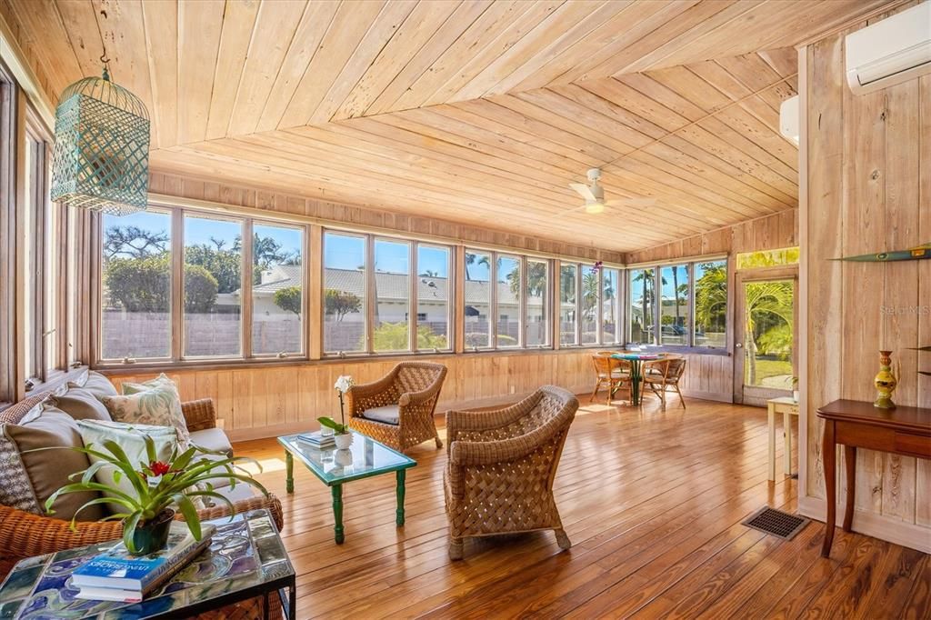 For Sale: $4,950,000 (7 beds, 4 baths, 3902 Square Feet)