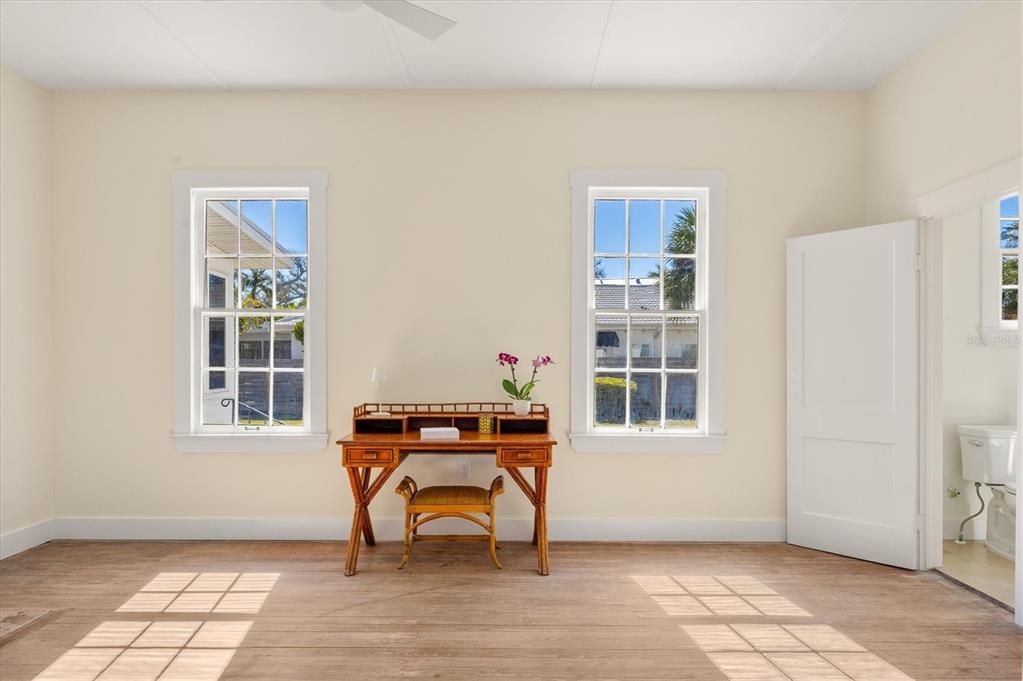 For Sale: $4,950,000 (7 beds, 4 baths, 3902 Square Feet)