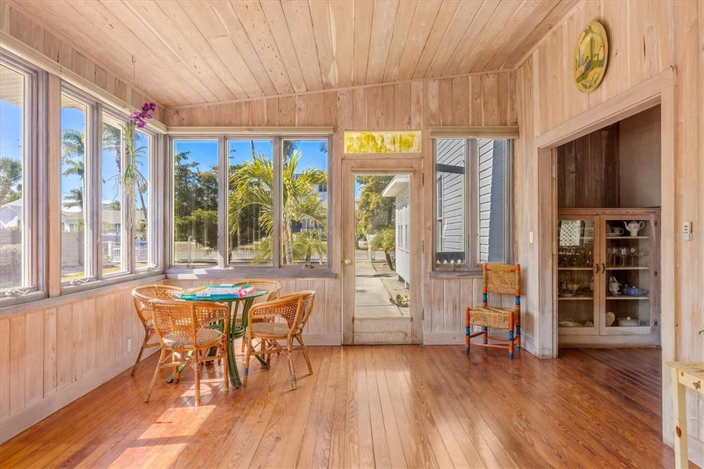 For Sale: $4,950,000 (7 beds, 4 baths, 3902 Square Feet)
