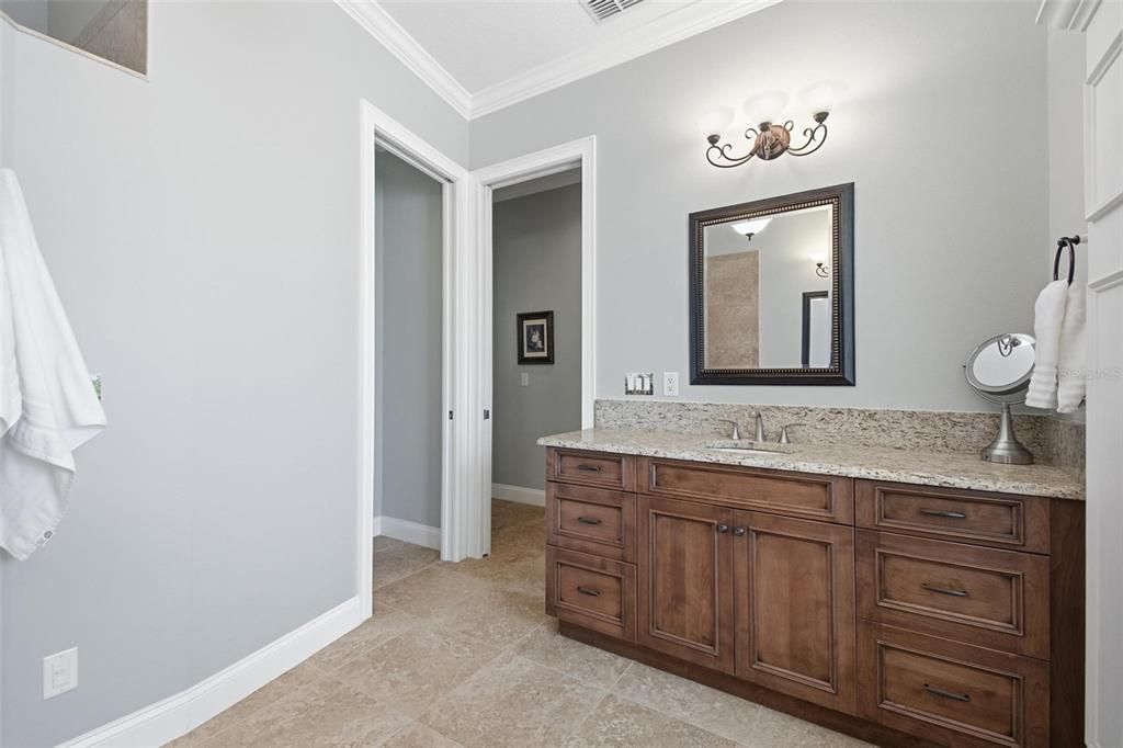 Activo con contrato: $799,000 (4 camas, 2 baños, 2733 Pies cuadrados)