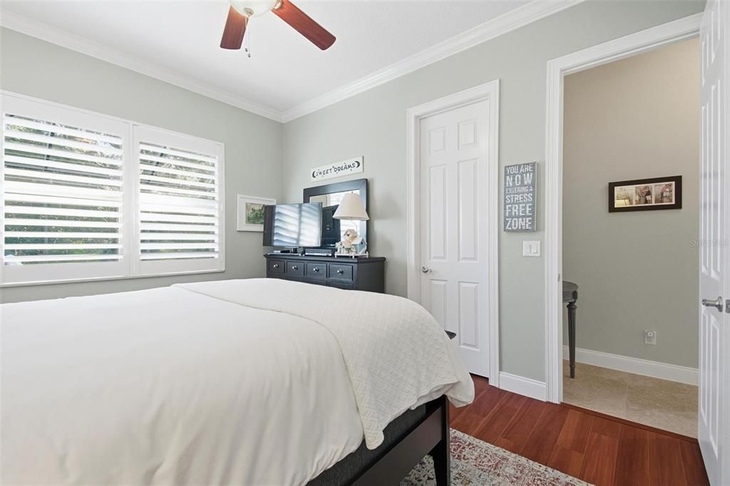 Activo con contrato: $799,000 (4 camas, 2 baños, 2733 Pies cuadrados)