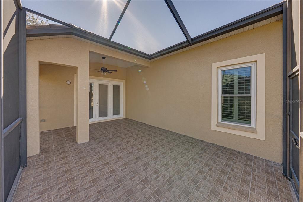 Activo con contrato: $485,000 (3 camas, 2 baños, 1997 Pies cuadrados)