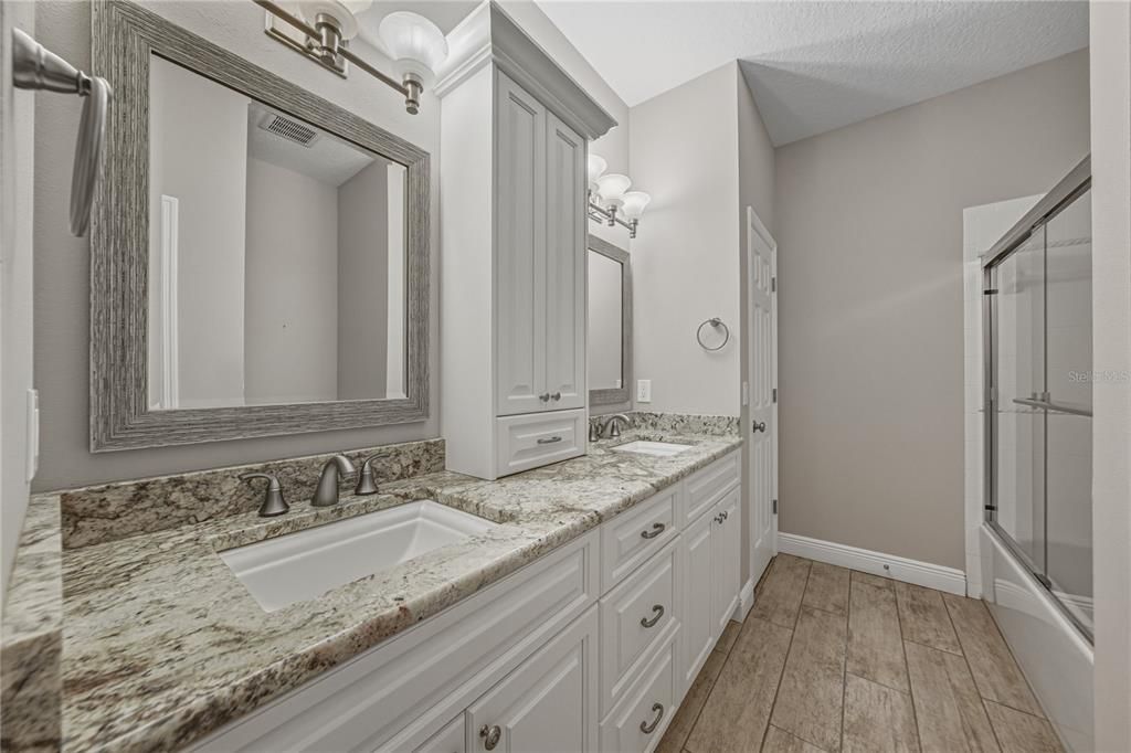 Activo con contrato: $485,000 (3 camas, 2 baños, 1997 Pies cuadrados)